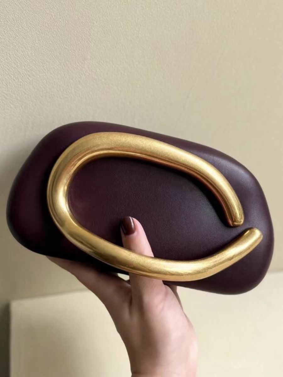 Gold Metal Closure Box Clutch  – обзор и цена Women Bags Gold