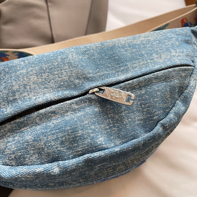Denim Blue Chest Bags For Wome – обзор и цена Women Bags Trend 2025